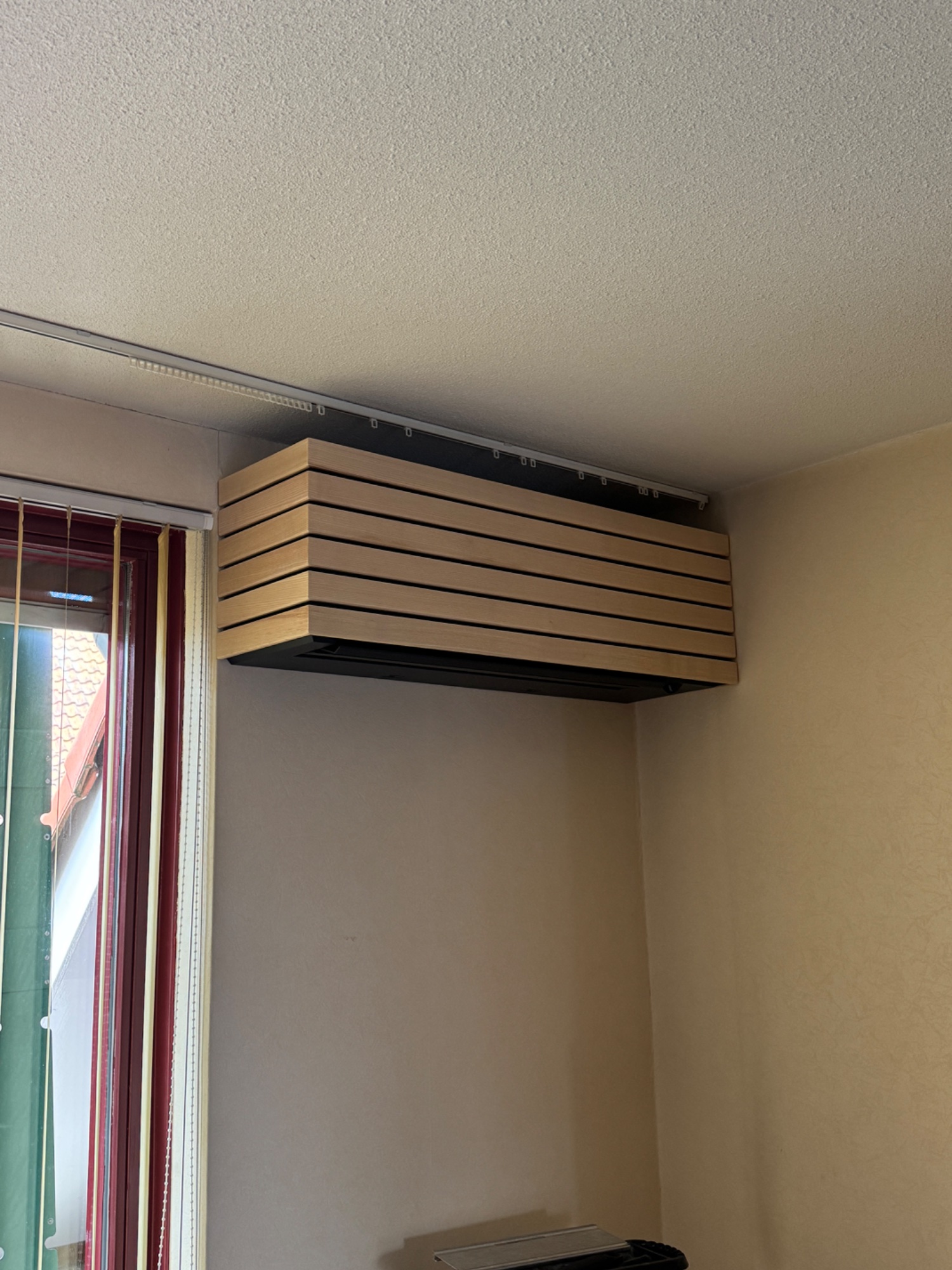 Toshiba Haori — hout